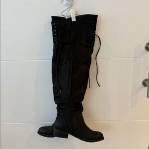 Sleek Black Over-the-Knee Boots - Stylish & Comfortable!